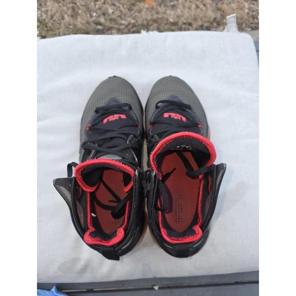 Nike LeBron 19 Bred Black University Red Basketball Shoes CZ0203-001 Mens